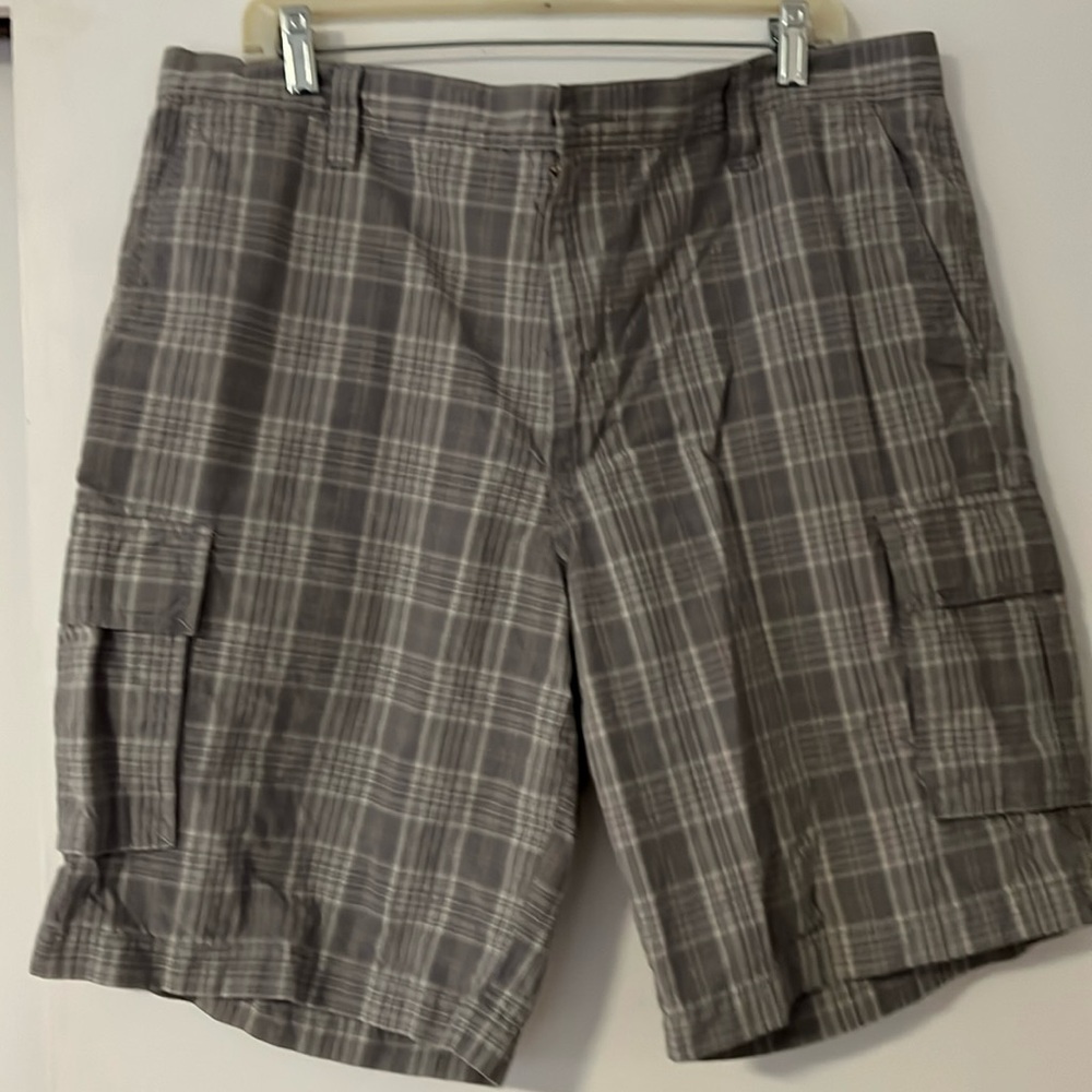 Dockers men’s gray shorts size 38 with pockets